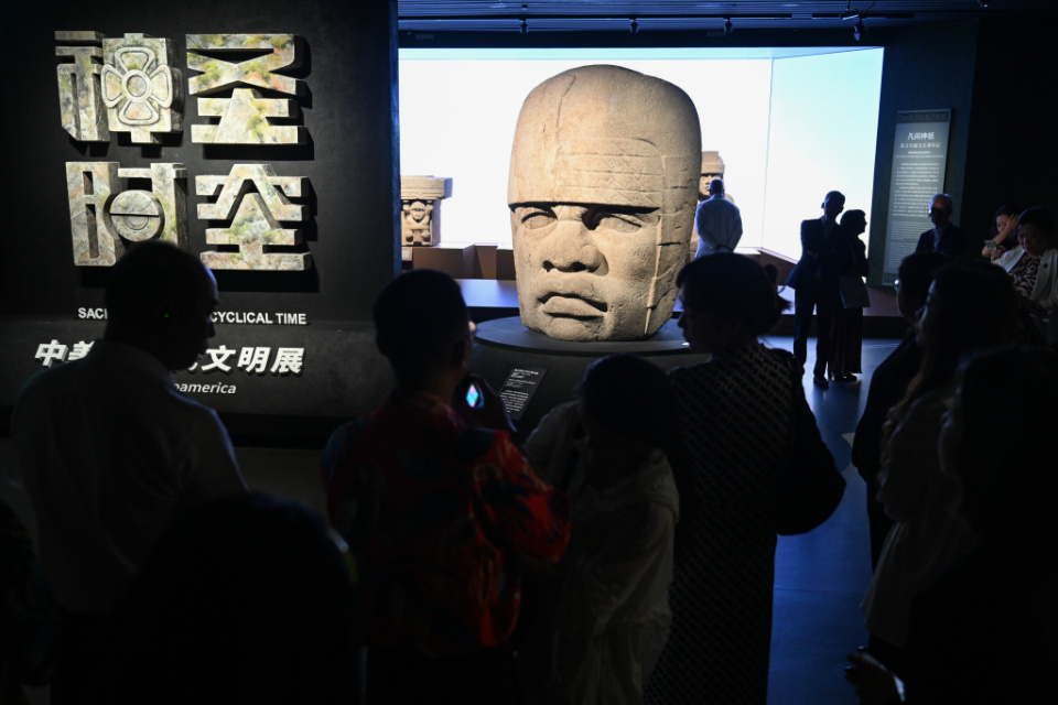 展厅入口奥尔梅克巨型石头像